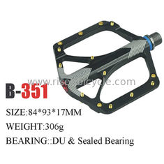 China CNC Aluminum Alloy Sealed Bearing Pedal of Bicycle 306 grams supplier